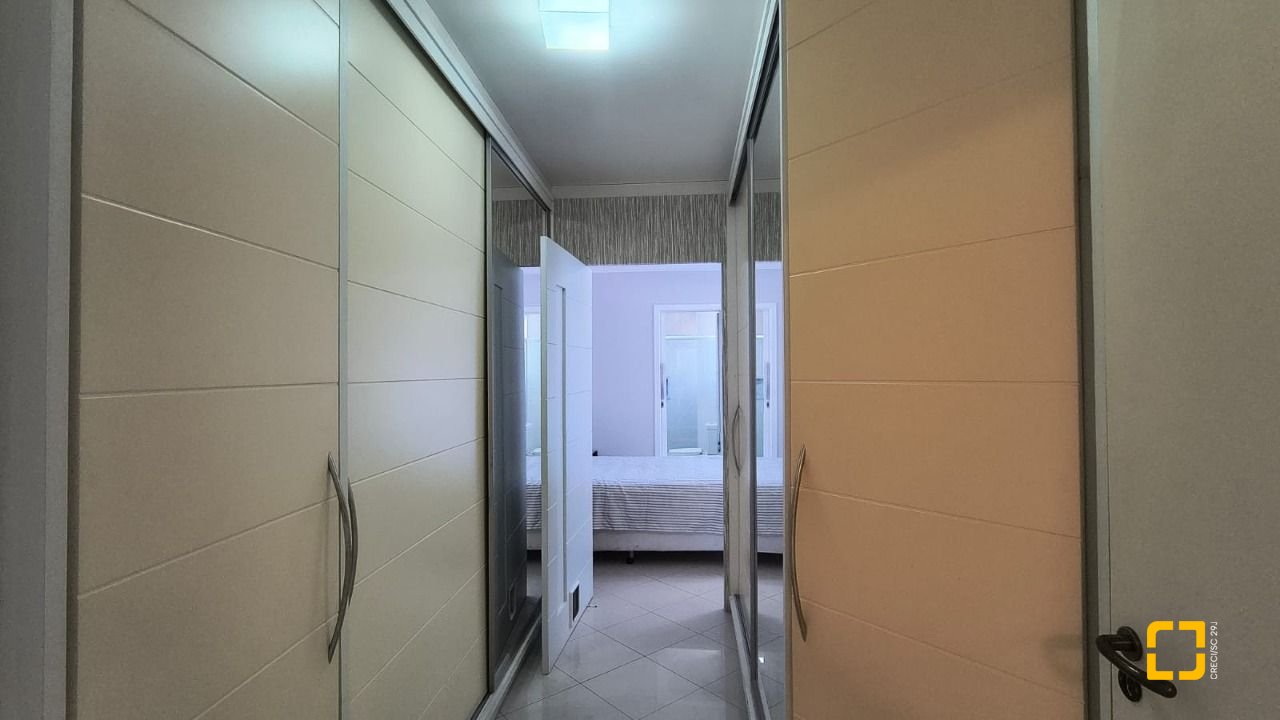Apartamento com 114m², 4 quartos (sendo 1 suíte), 1 garagem, no bairro Coqueiros em Florianópolis