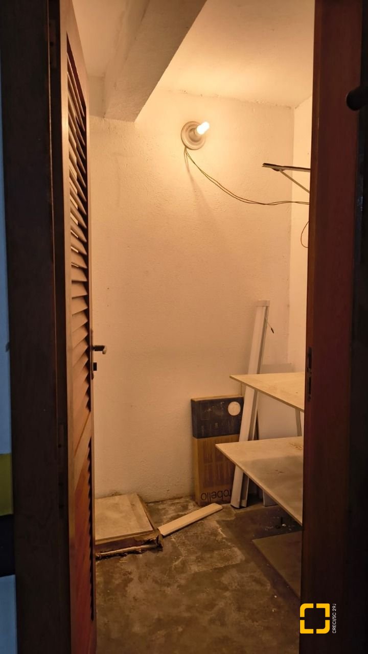 Apartamento com 114m², 4 quartos (sendo 1 suíte), 1 garagem, no bairro Coqueiros em Florianópolis