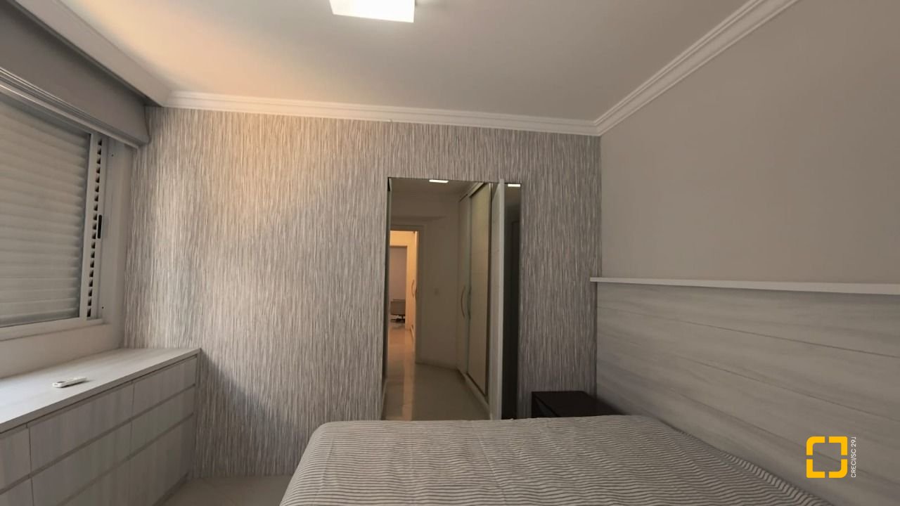 Apartamento com 114m², 4 quartos (sendo 1 suíte), 1 garagem, no bairro Coqueiros em Florianópolis