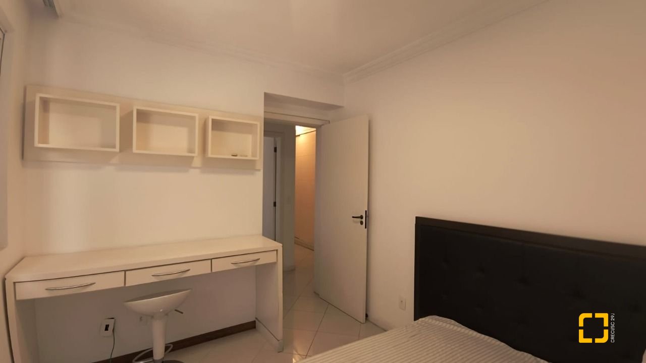 Apartamento com 114m², 4 quartos (sendo 1 suíte), 1 garagem, no bairro Coqueiros em Florianópolis