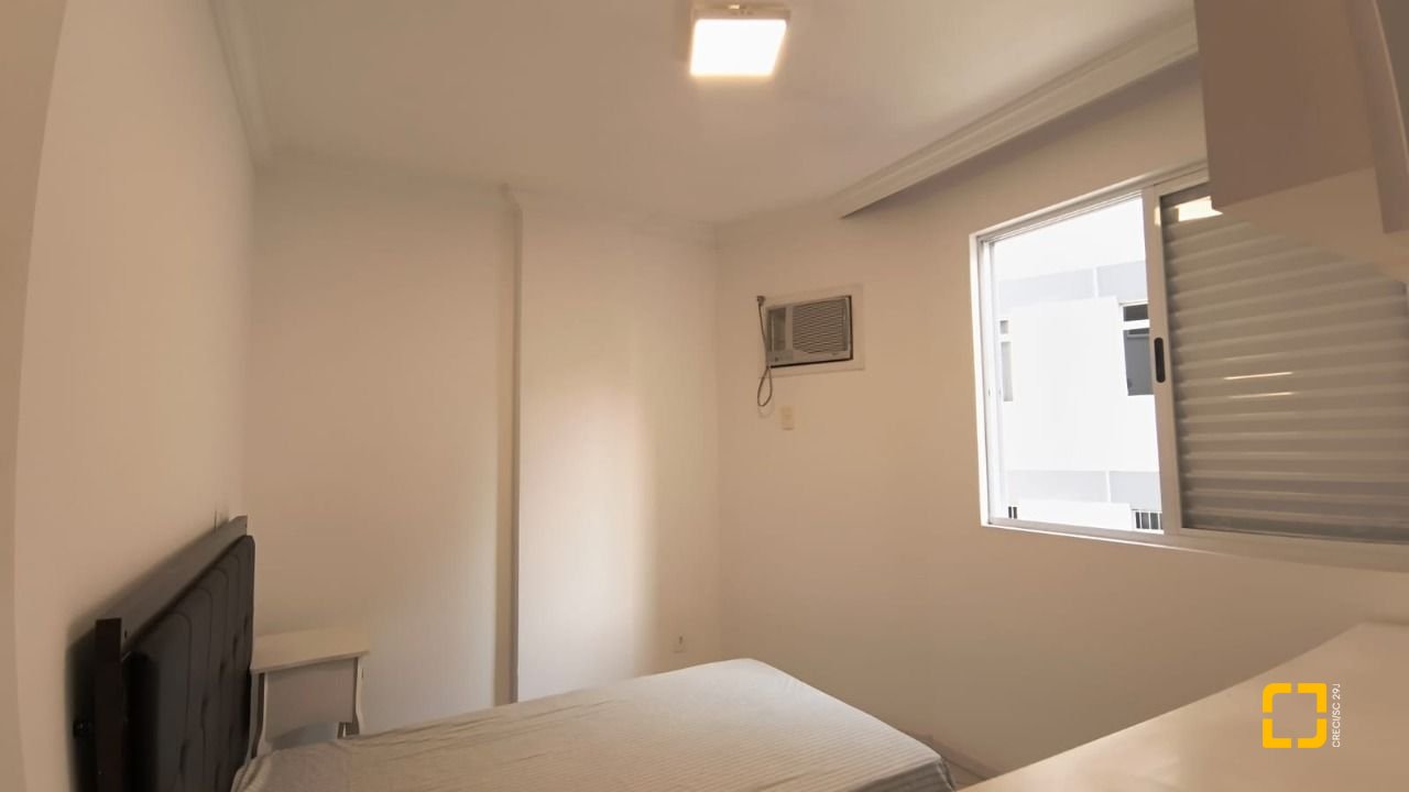 Apartamento com 114m², 4 quartos (sendo 1 suíte), 1 garagem, no bairro Coqueiros em Florianópolis