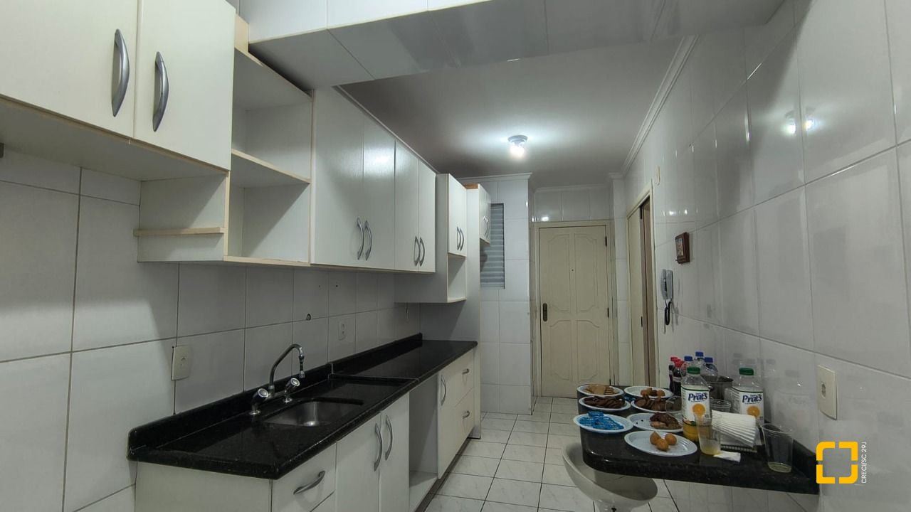 Apartamento com 114m², 4 quartos (sendo 1 suíte), 1 garagem, no bairro Coqueiros em Florianópolis