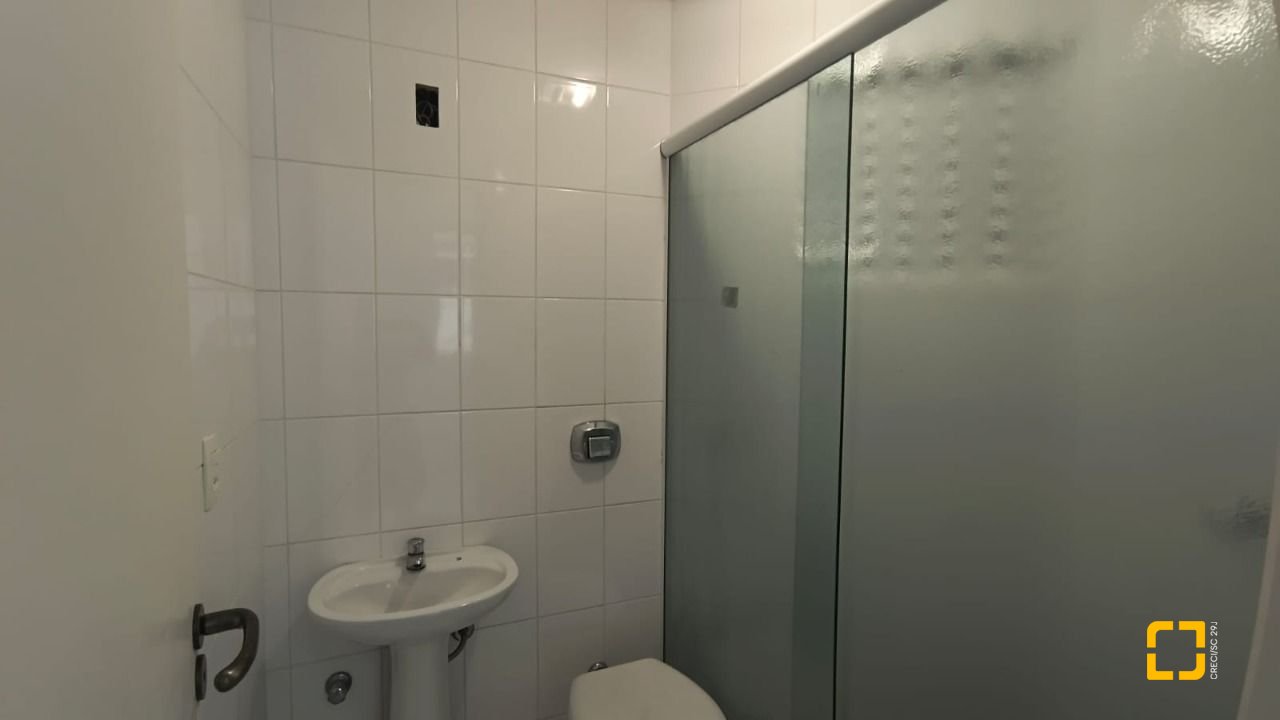 Apartamento com 114m², 4 quartos (sendo 1 suíte), 1 garagem, no bairro Coqueiros em Florianópolis