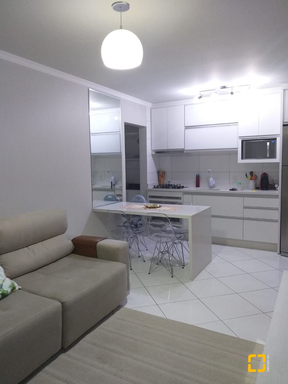 Apartamento com 59m², 2 quartos, 1 garagem, no bairro Forquilhinha em São José