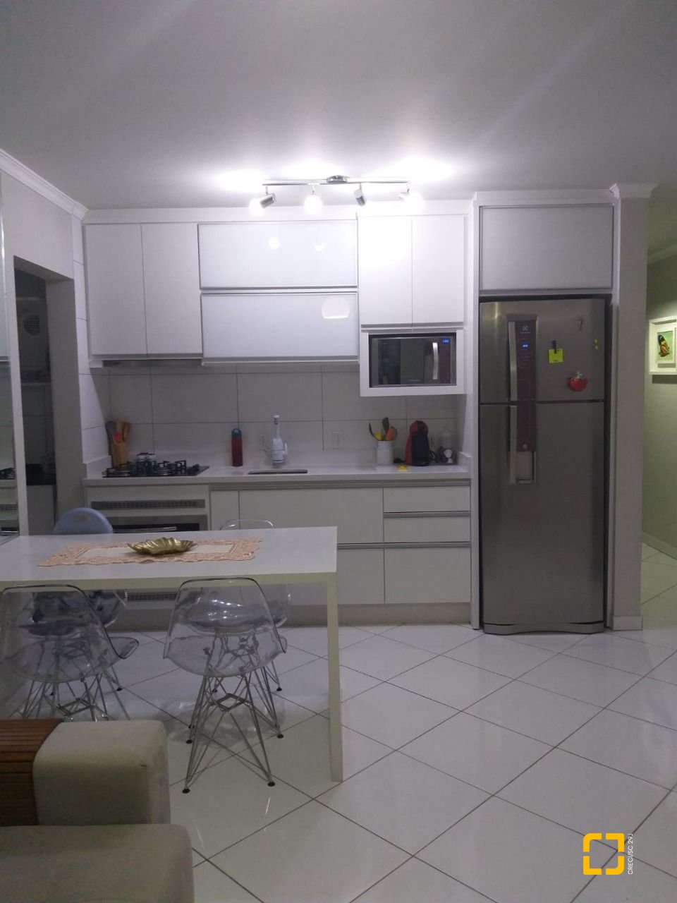 Apartamento com 59m², 2 quartos, 1 garagem, no bairro Forquilhinha em São José