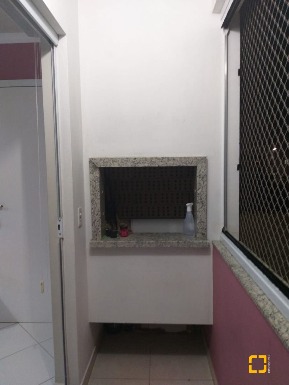 Apartamento com 59m², 2 quartos, 1 garagem, no bairro Forquilhinha em São José