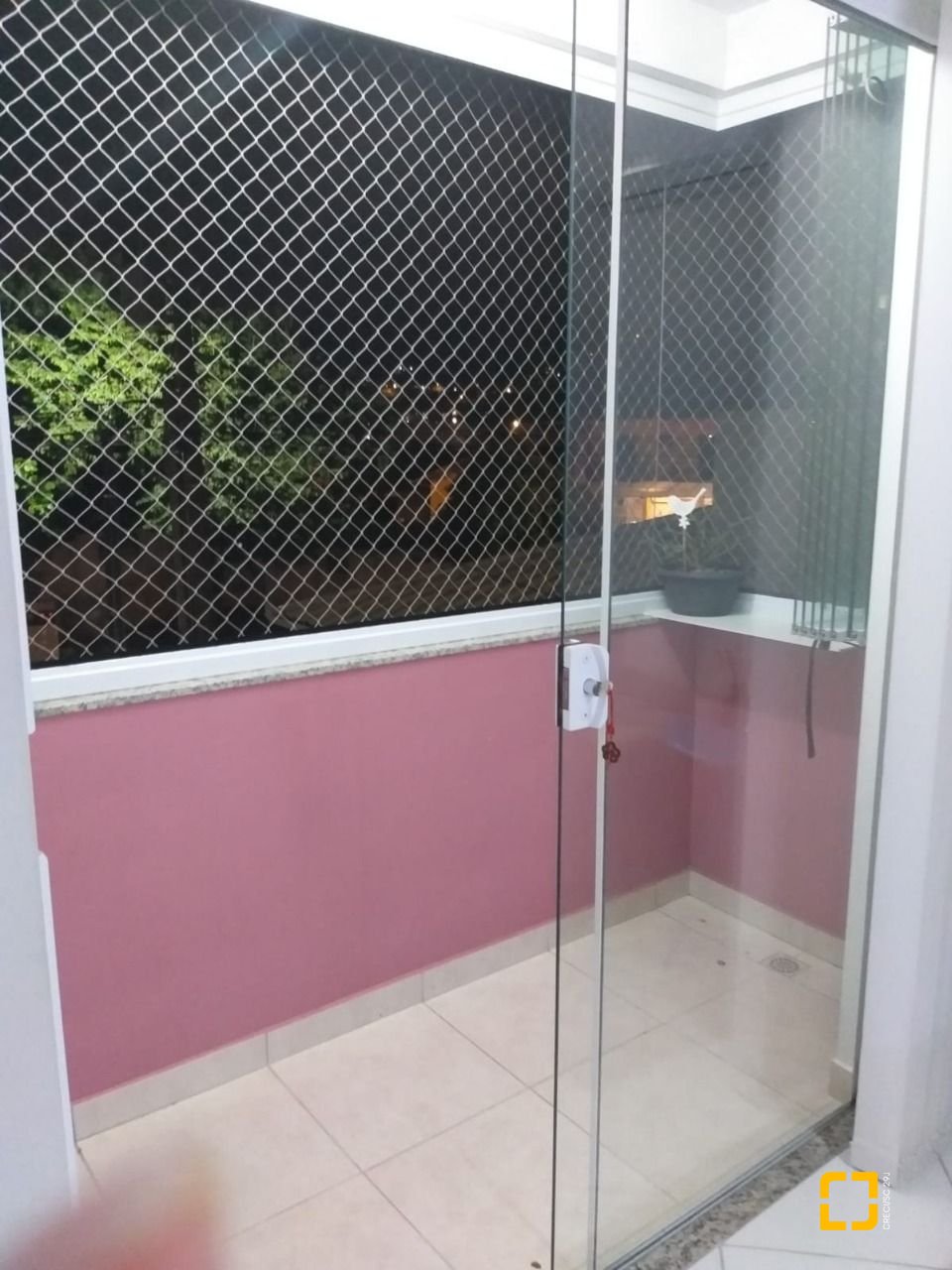 Apartamento com 59m², 2 quartos, 1 garagem, no bairro Forquilhinha em São José