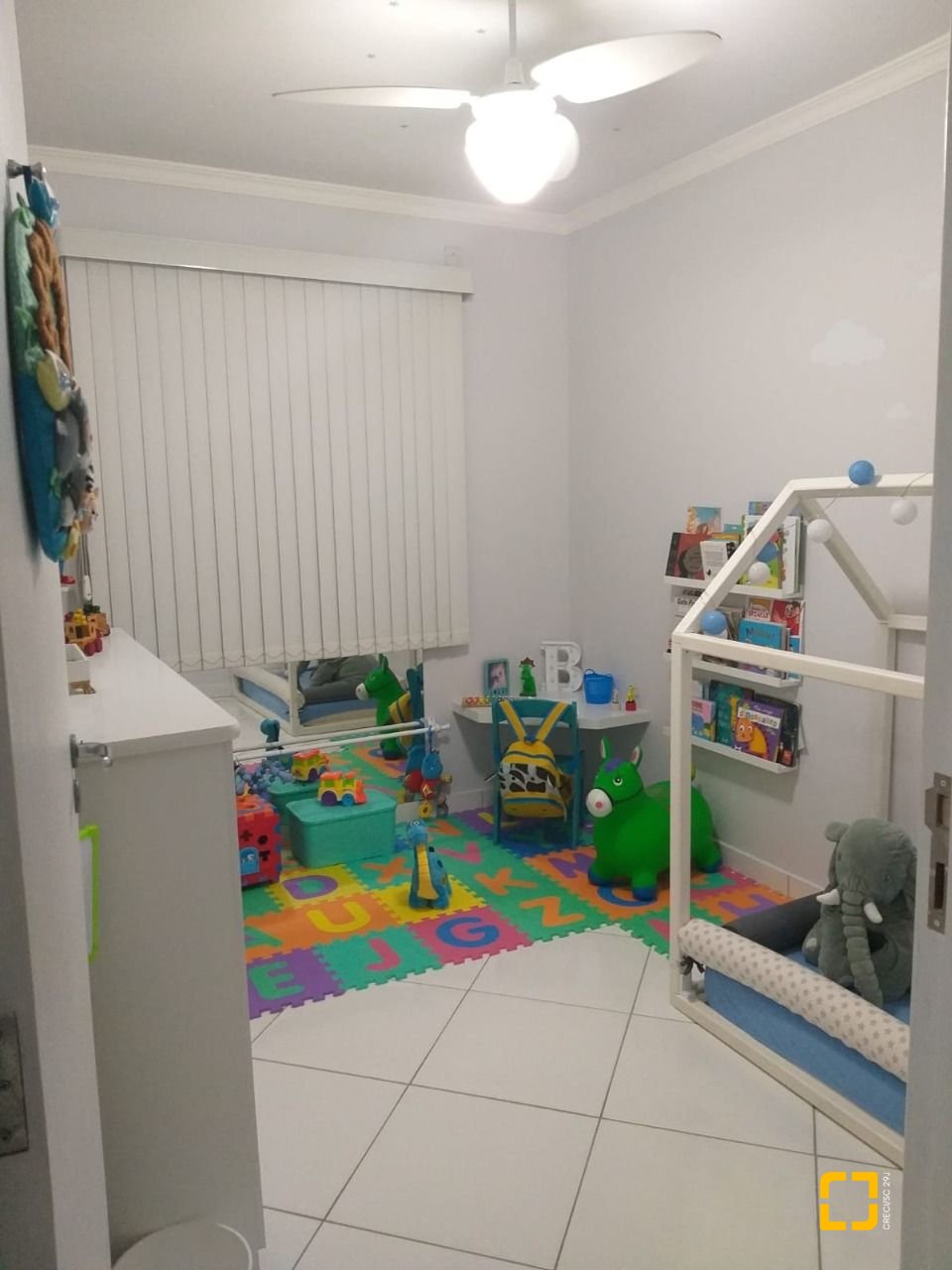 Apartamento com 59m², 2 quartos, 1 garagem, no bairro Forquilhinha em São José