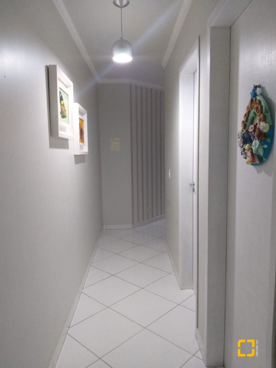 Apartamento com 59m², 2 quartos, 1 garagem, no bairro Forquilhinha em São José