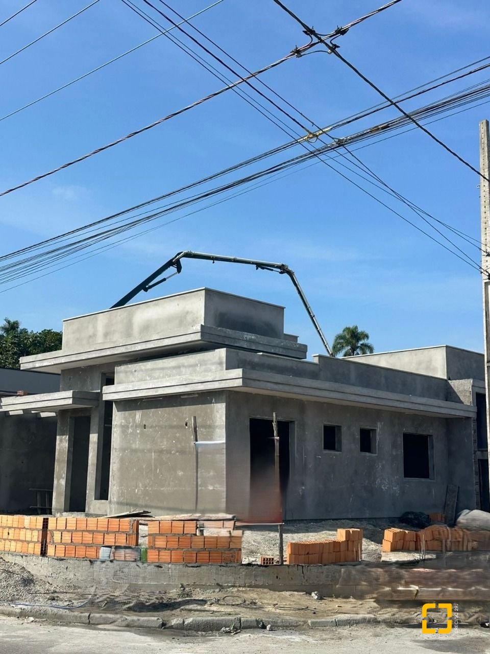 Casa com 75m², 2 quartos (sendo 1 suíte), 1 garagem, no bairro Forquilhas em São José