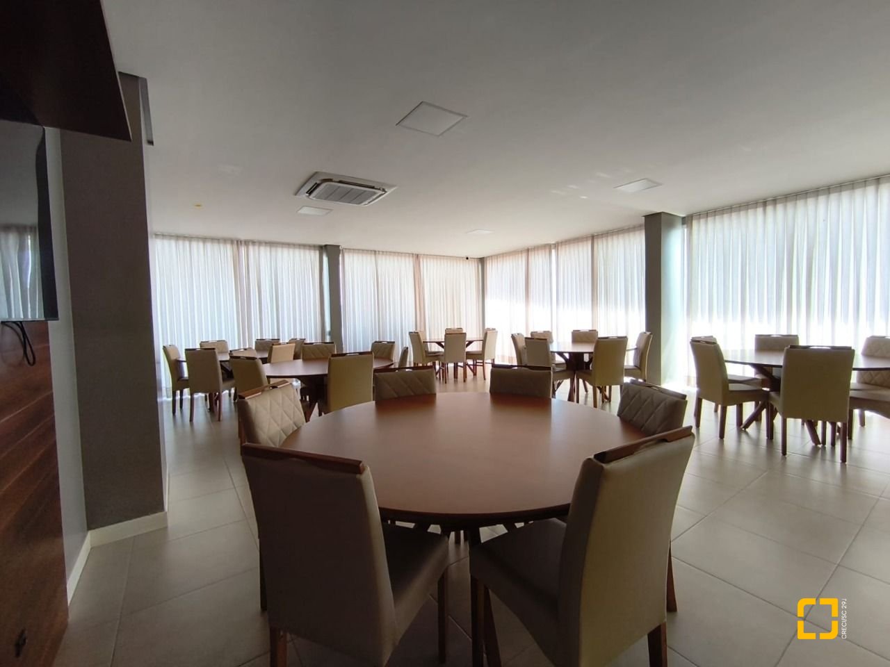 Apartamento com 80m², 2 quartos (sendo 1 suíte), 2 garagens, no bairro Ingleses do Rio Vermelho em Florianópolis