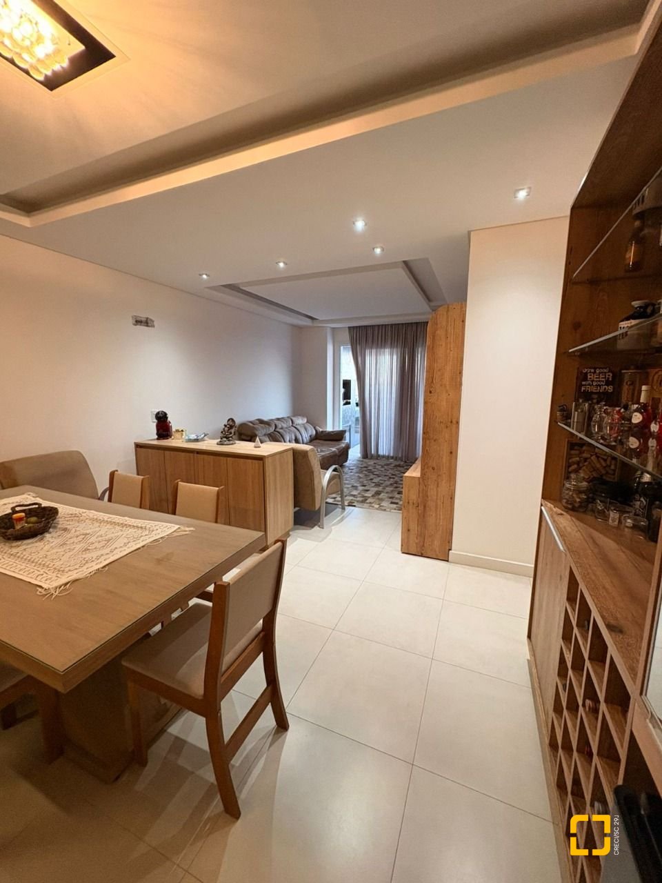 Apartamento com 80m², 2 quartos (sendo 1 suíte), 2 garagens, no bairro Ingleses do Rio Vermelho em Florianópolis
