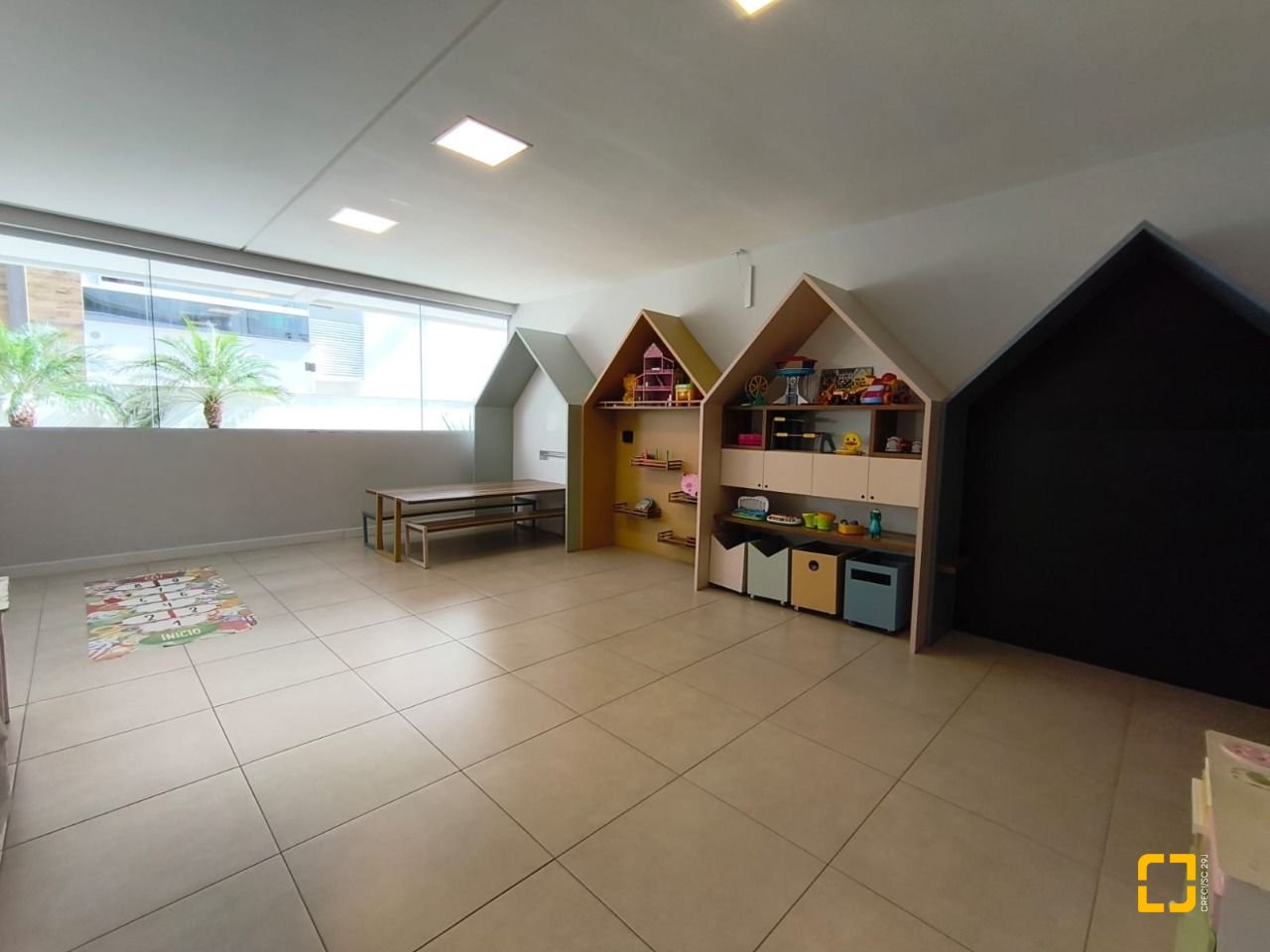 Apartamento com 80m², 2 quartos (sendo 1 suíte), 2 garagens, no bairro Ingleses do Rio Vermelho em Florianópolis
