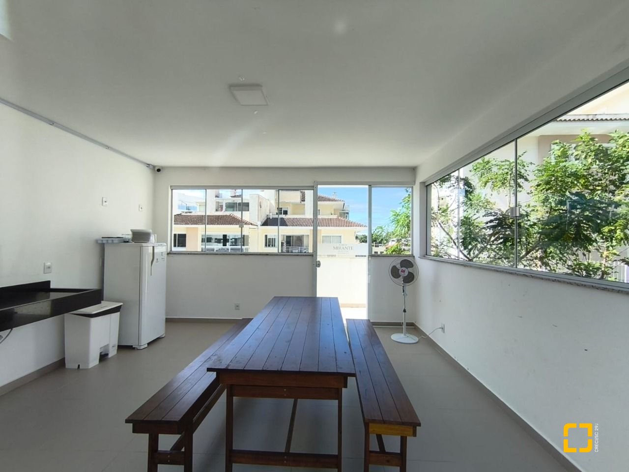 Apartamento com 80m², 2 quartos (sendo 1 suíte), 2 garagens, no bairro Ingleses do Rio Vermelho em Florianópolis
