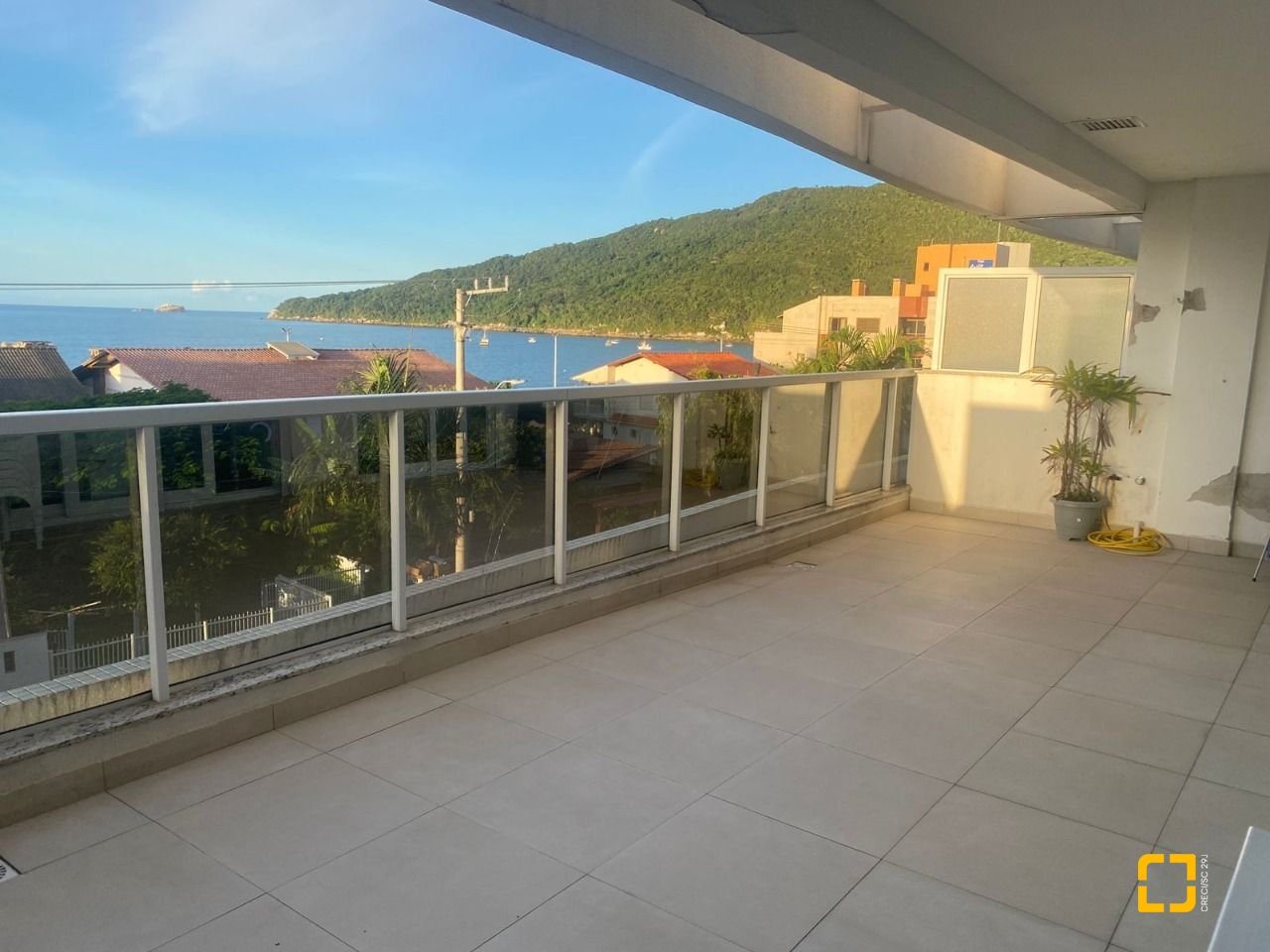 Apartamento com 80m², 2 quartos (sendo 1 suíte), 2 garagens, no bairro Ingleses do Rio Vermelho em Florianópolis