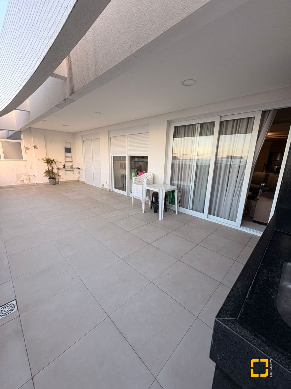Apartamento com 80m², 2 quartos (sendo 1 suíte), 2 garagens, no bairro Ingleses do Rio Vermelho em Florianópolis