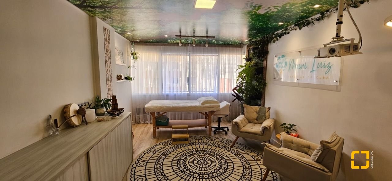 Sala com 27m², no bairro Trindade em Florianópolis