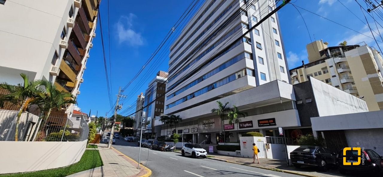 Sala com 27m², no bairro Trindade em Florianópolis