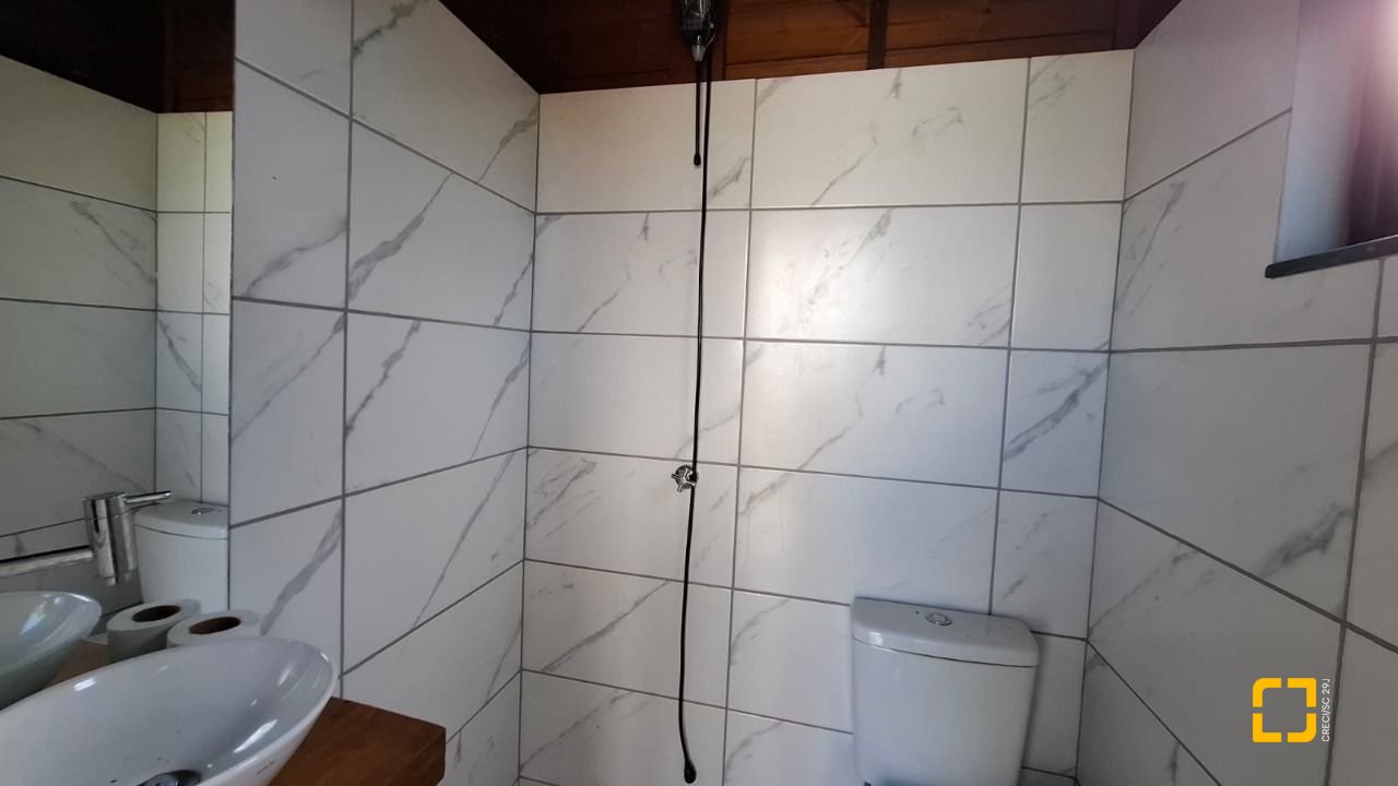 Casa de Condomínio com 105m², 2 quartos, 2 garagens, no bairro São João do Rio Vermelho em Florianópolis