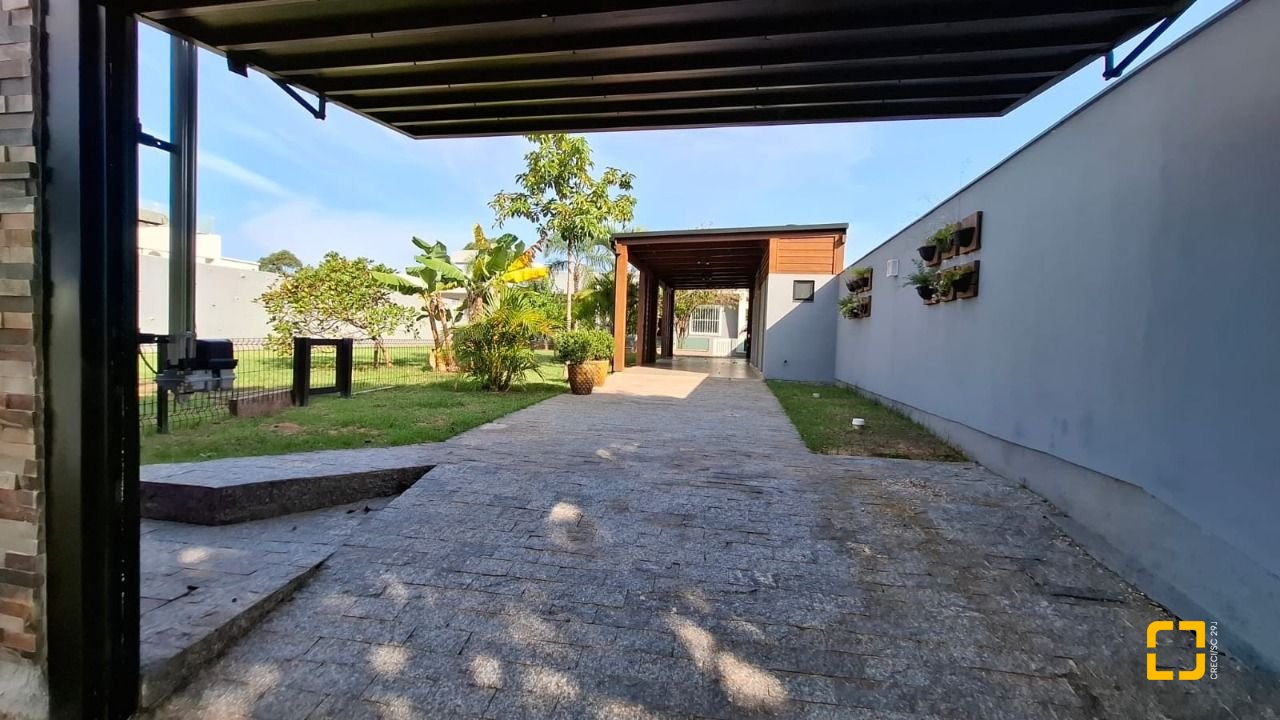 Casa de Condomínio com 105m², 2 quartos, 2 garagens, no bairro São João do Rio Vermelho em Florianópolis