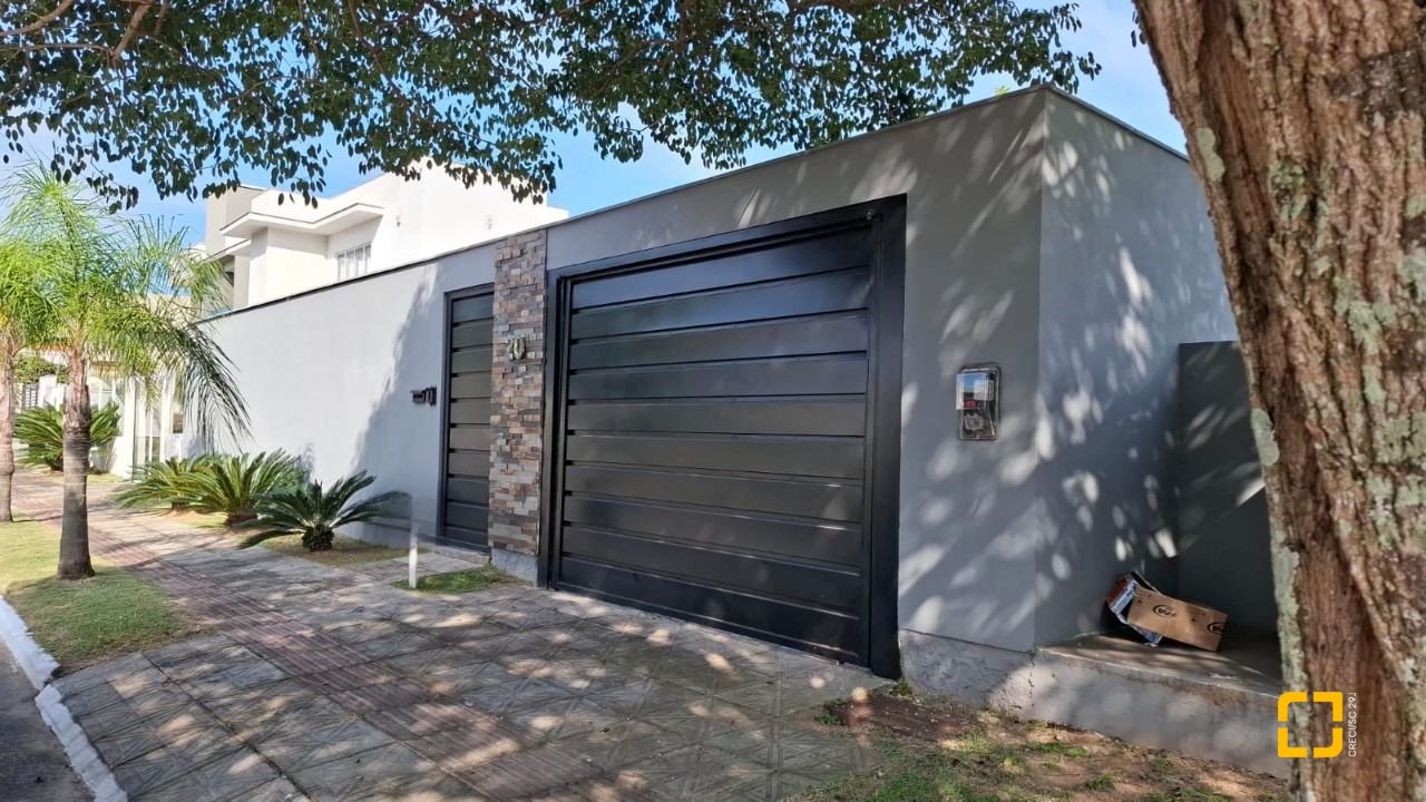 Casa de Condomínio com 105m², 2 quartos, 2 garagens, no bairro São João do Rio Vermelho em Florianópolis