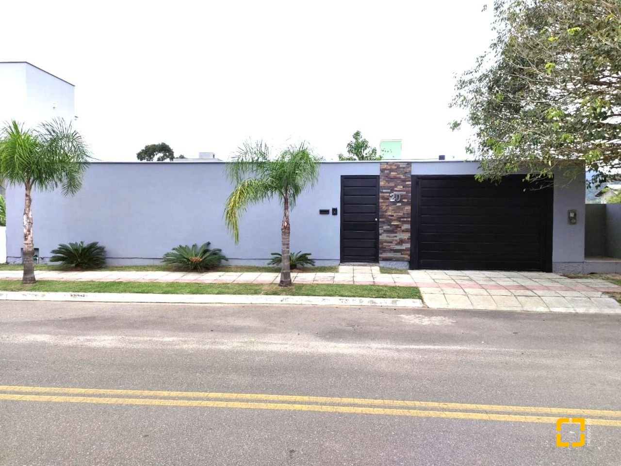 Casa de Condomínio com 105m², 2 quartos, 2 garagens, no bairro São João do Rio Vermelho em Florianópolis