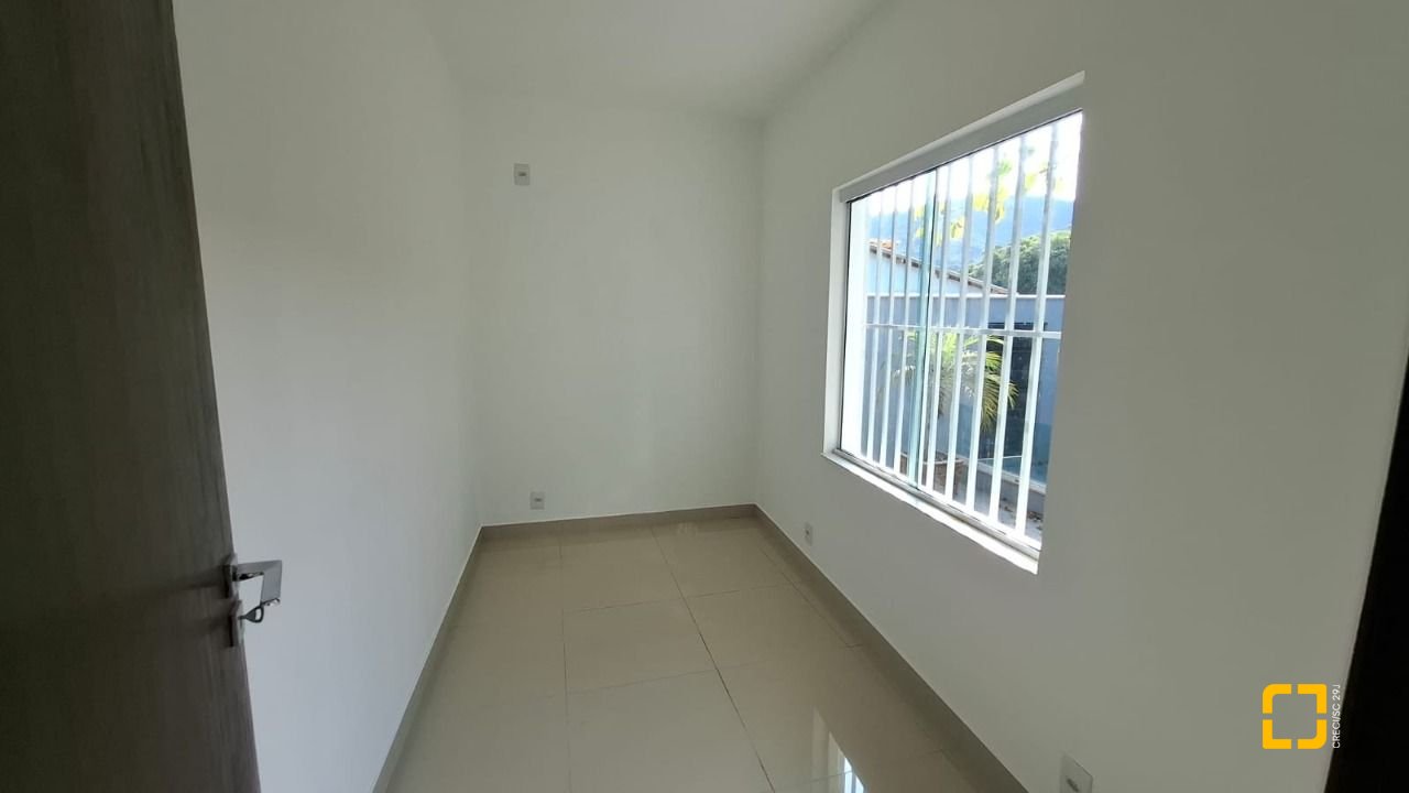 Casa de Condomínio com 105m², 2 quartos, 2 garagens, no bairro São João do Rio Vermelho em Florianópolis
