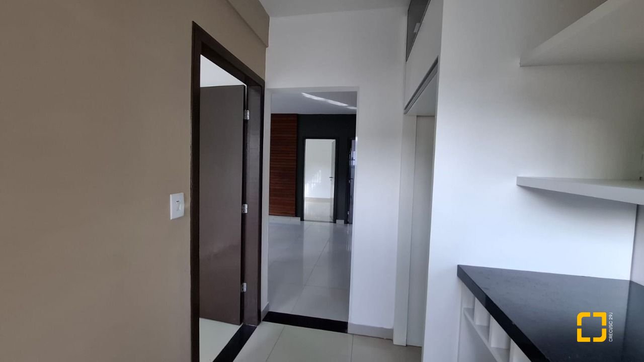 Casa de Condomínio com 105m², 2 quartos, 2 garagens, no bairro São João do Rio Vermelho em Florianópolis