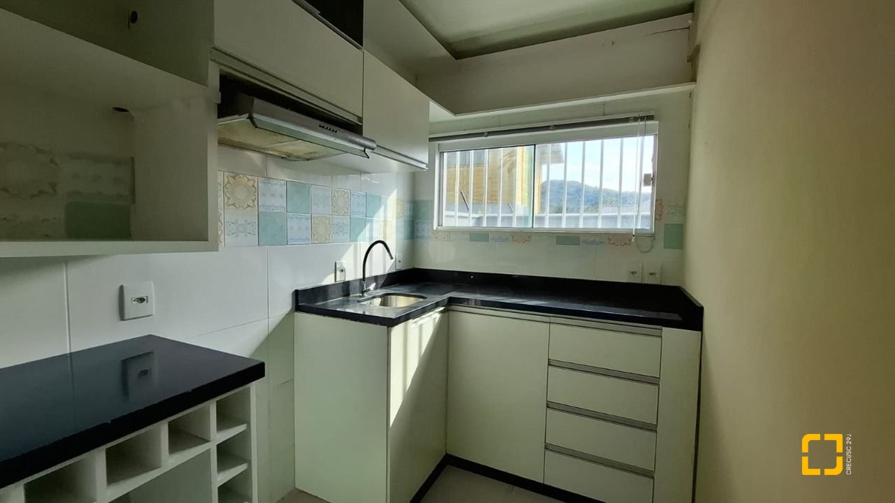 Casa de Condomínio com 105m², 2 quartos, 2 garagens, no bairro São João do Rio Vermelho em Florianópolis