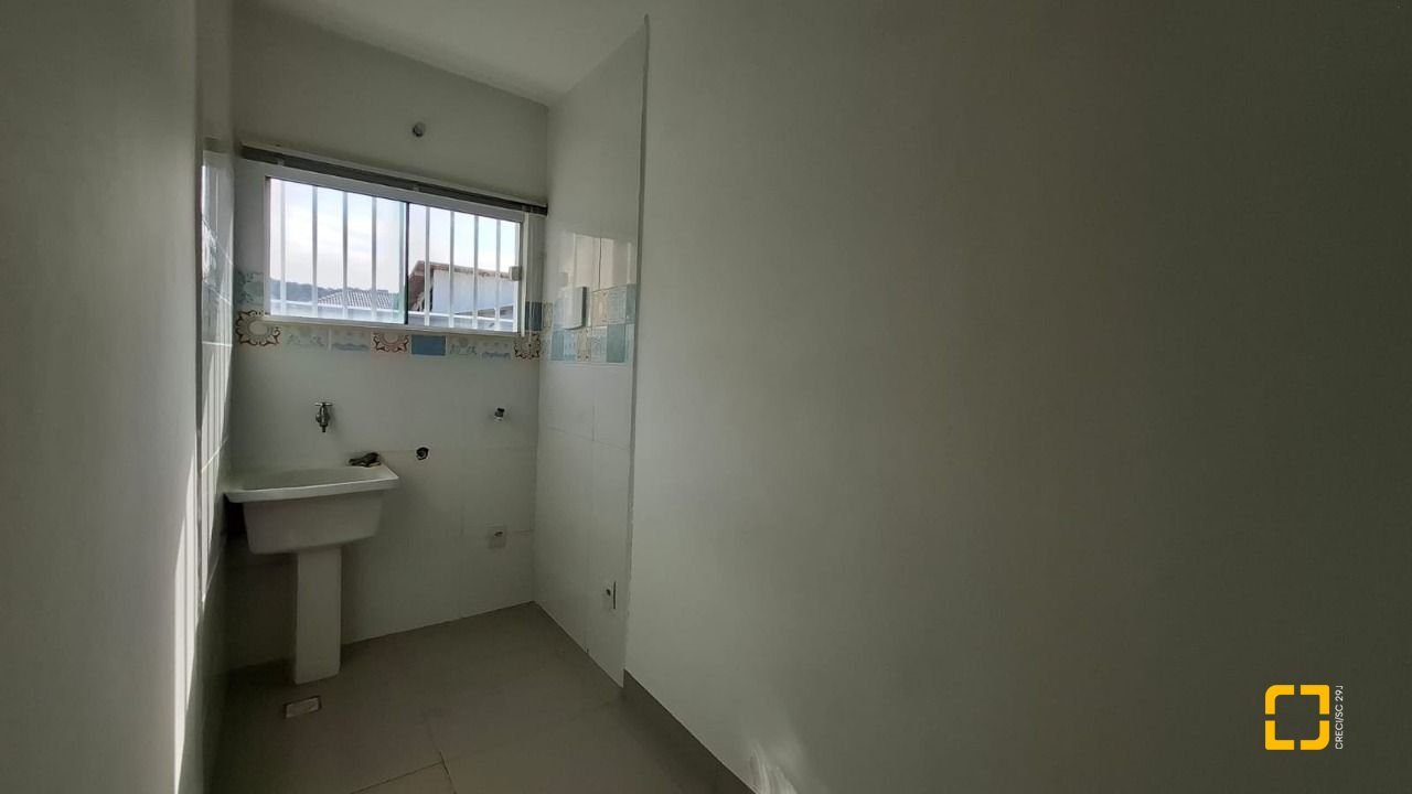 Casa de Condomínio com 105m², 2 quartos, 2 garagens, no bairro São João do Rio Vermelho em Florianópolis