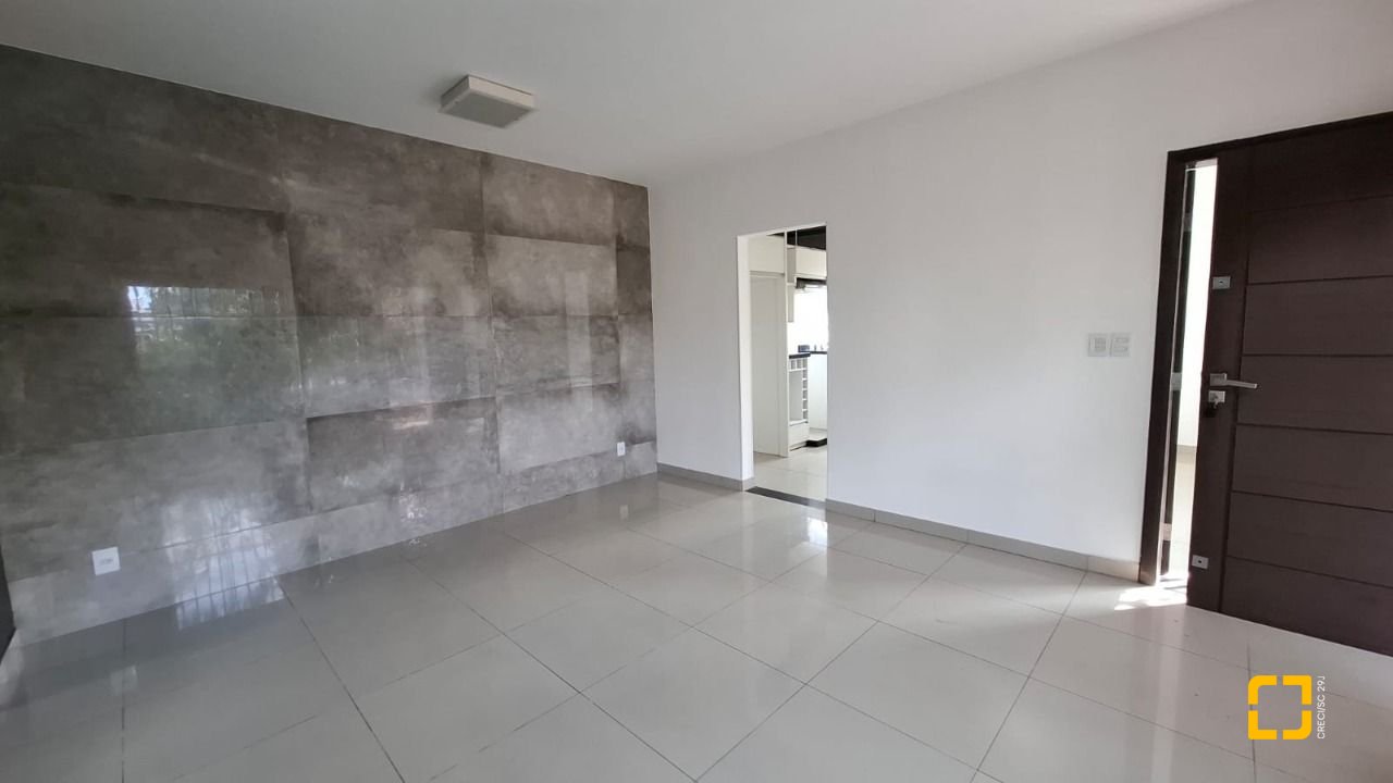 Casa de Condomínio com 105m², 2 quartos, 2 garagens, no bairro São João do Rio Vermelho em Florianópolis
