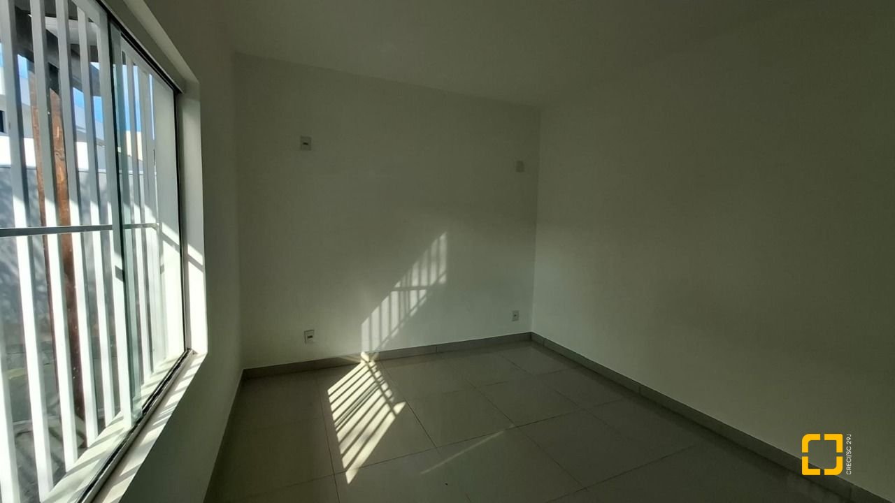 Casa de Condomínio com 105m², 2 quartos, 2 garagens, no bairro São João do Rio Vermelho em Florianópolis