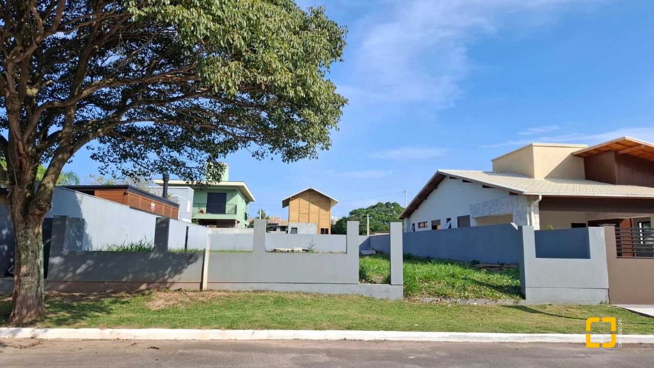 Terreno com 459m², no bairro São João do Rio Vermelho em Florianópolis