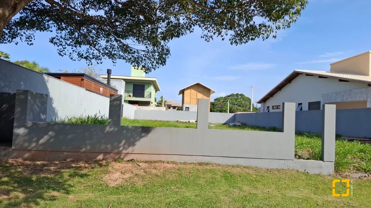 Terreno com 459m², no bairro São João do Rio Vermelho em Florianópolis