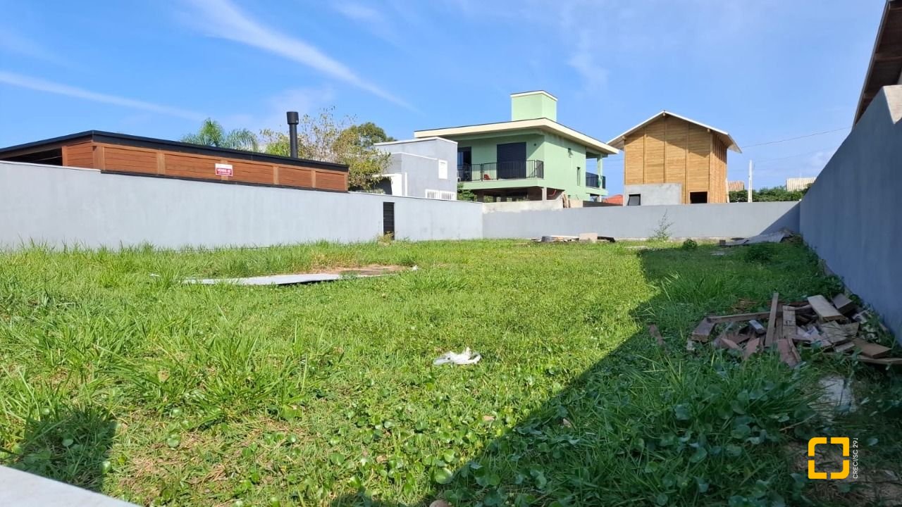 Terreno com 459m², no bairro São João do Rio Vermelho em Florianópolis