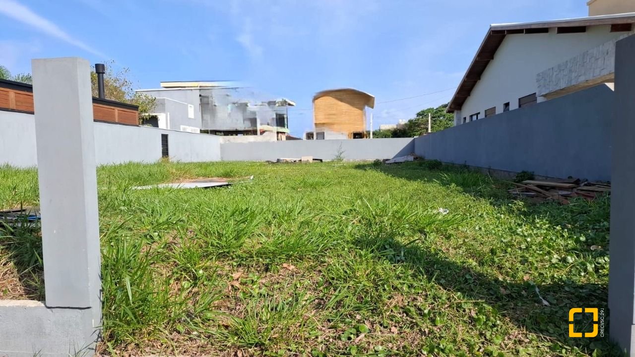 Terreno com 459m², no bairro São João do Rio Vermelho em Florianópolis