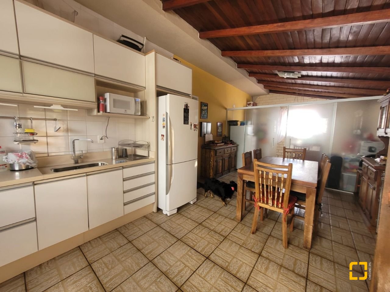 Casa com 310m², 5 quartos (sendo 2 suítes), 4 garagens, no bairro Coqueiros em Florianópolis