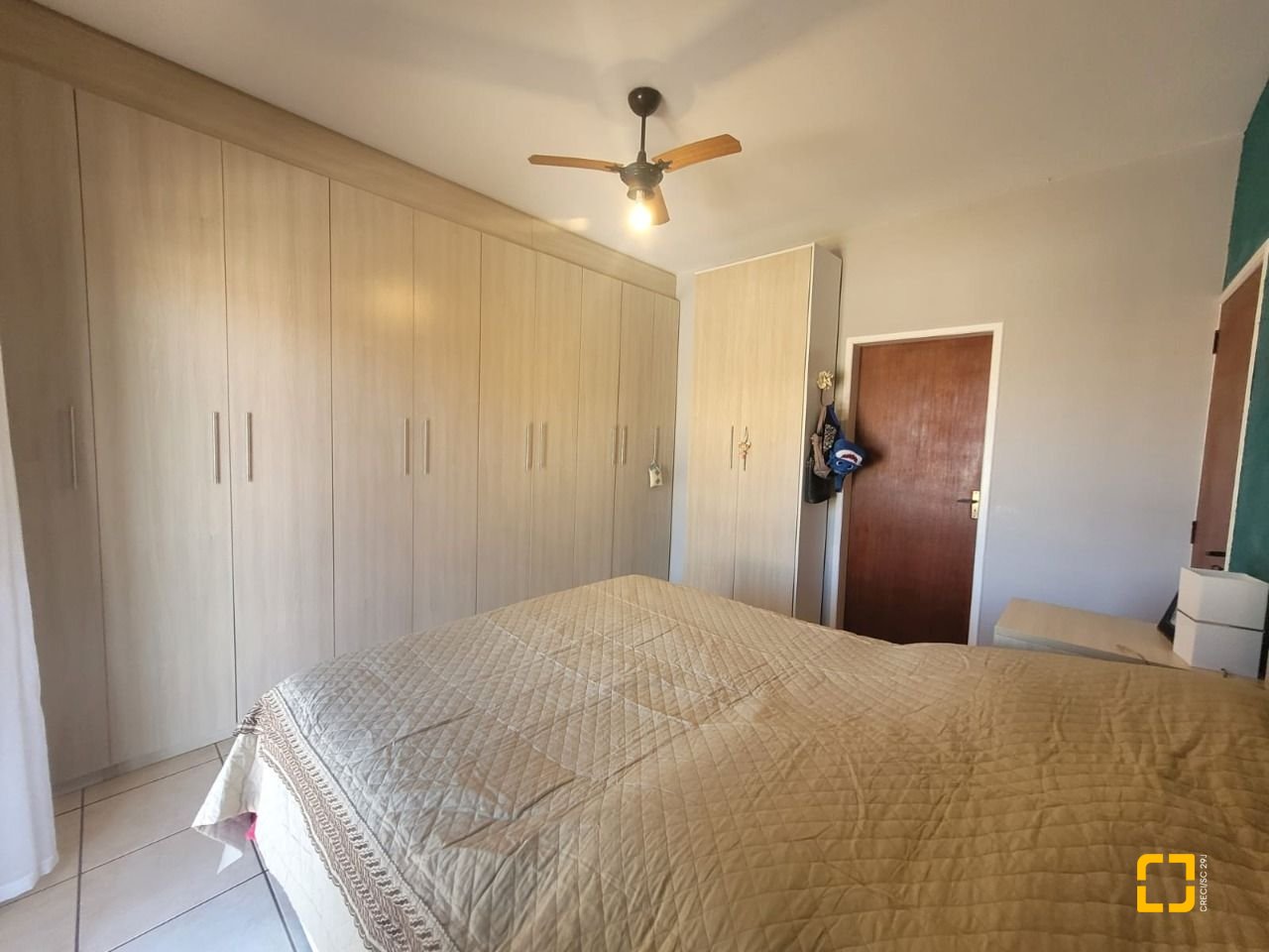Casa com 310m², 5 quartos (sendo 2 suítes), 4 garagens, no bairro Coqueiros em Florianópolis