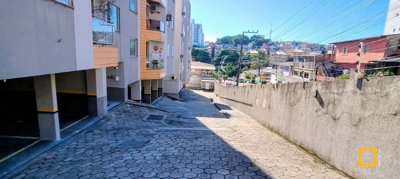 Apartamento com 75m², 3 quartos, 1 garagem, no bairro Estreito em Florianópolis