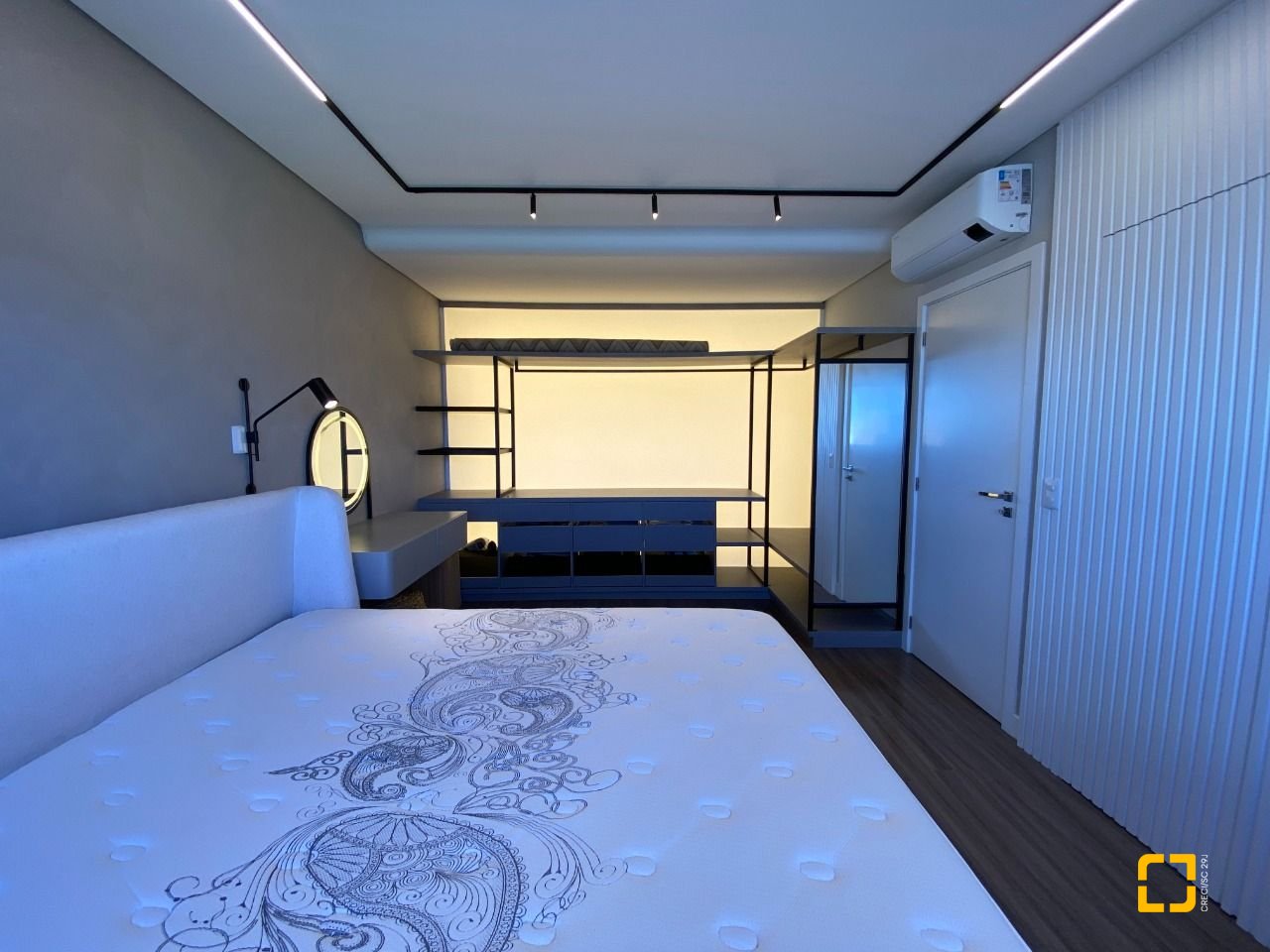 Apartamento com 111m², 5 quartos (sendo 2 suítes), 2 garagens, no bairro Estreito em Florianópolis