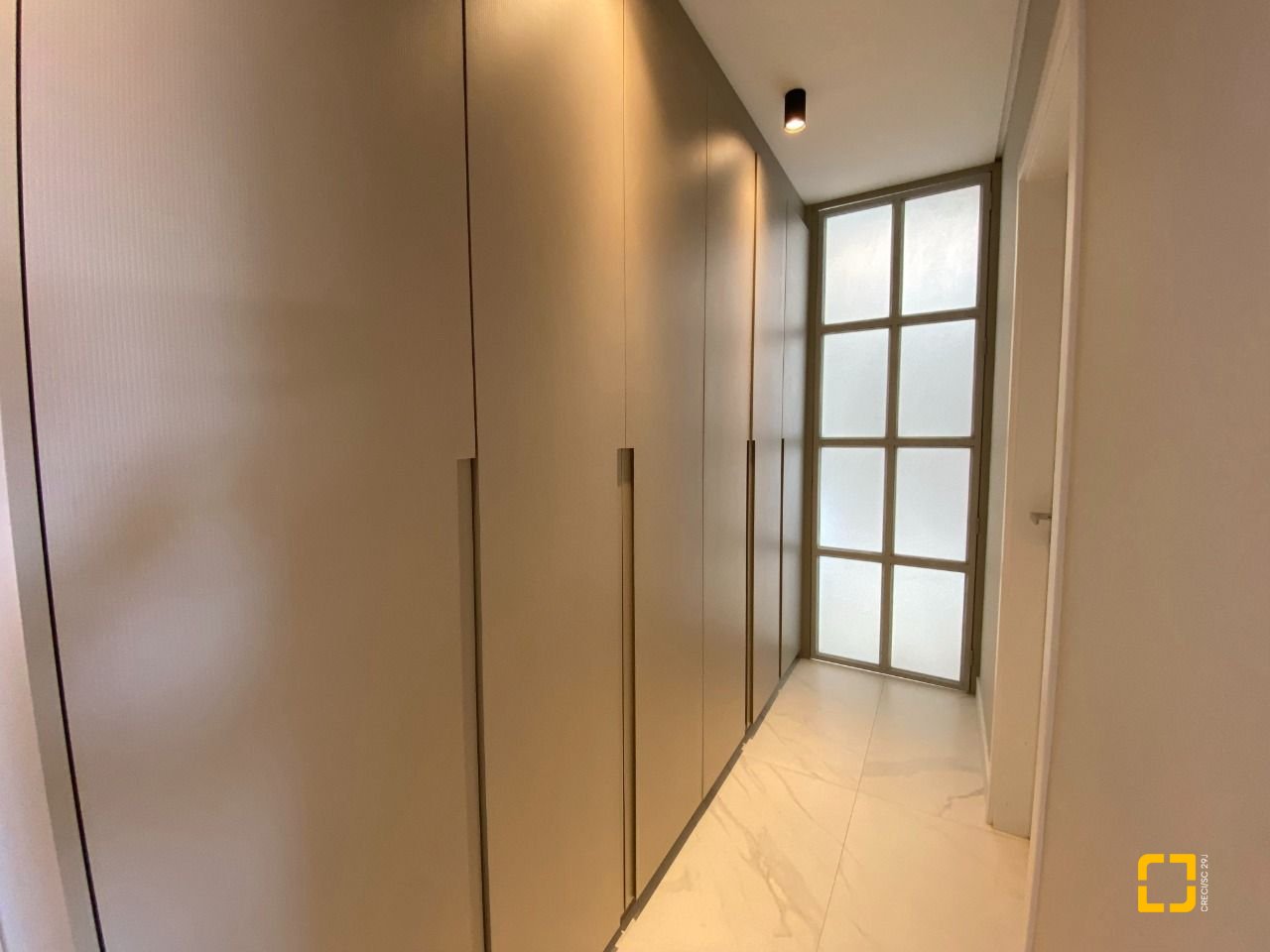 Apartamento com 111m², 5 quartos (sendo 2 suítes), 2 garagens, no bairro Estreito em Florianópolis