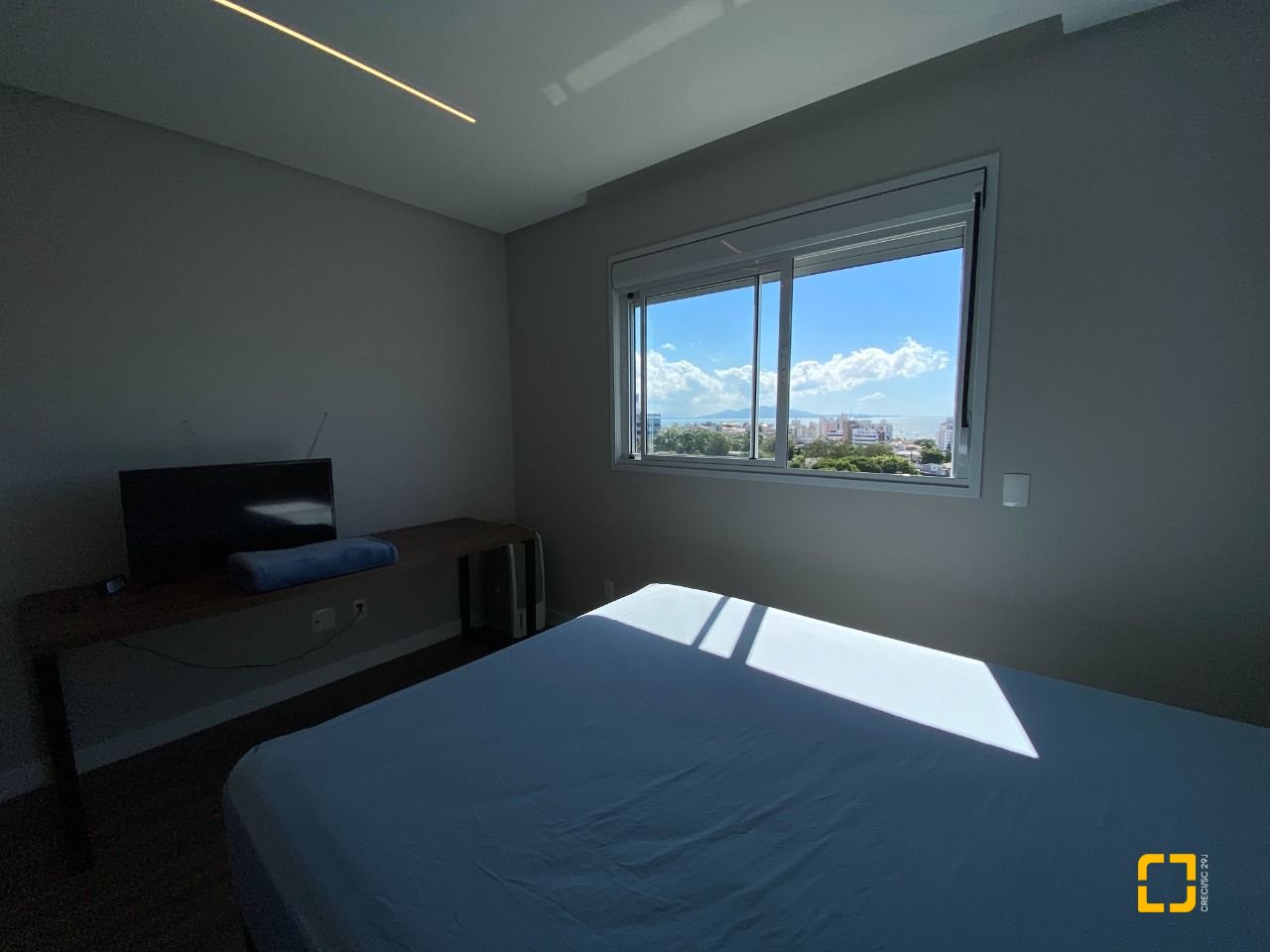 Apartamento com 111m², 5 quartos (sendo 2 suítes), 2 garagens, no bairro Estreito em Florianópolis