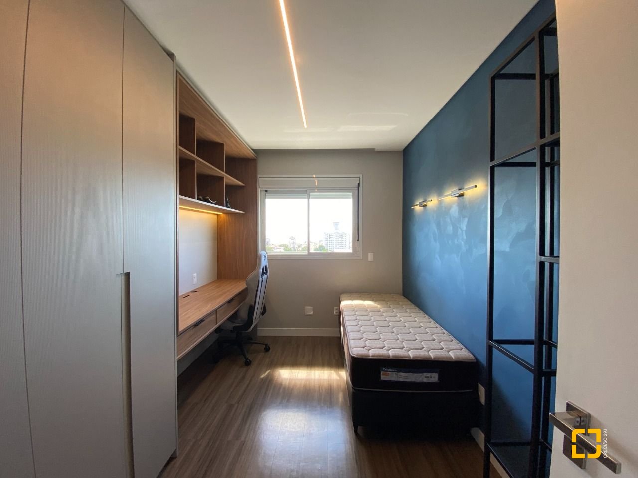 Apartamento com 111m², 5 quartos (sendo 2 suítes), 2 garagens, no bairro Estreito em Florianópolis