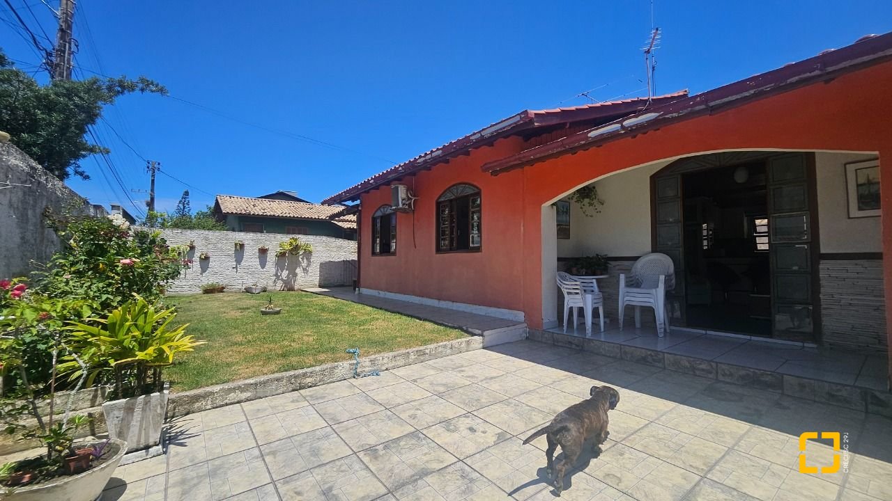 Casa com 130m², 4 quartos (sendo 1 suíte), 1 garagem, no bairro Rio Tavares em Florianópolis