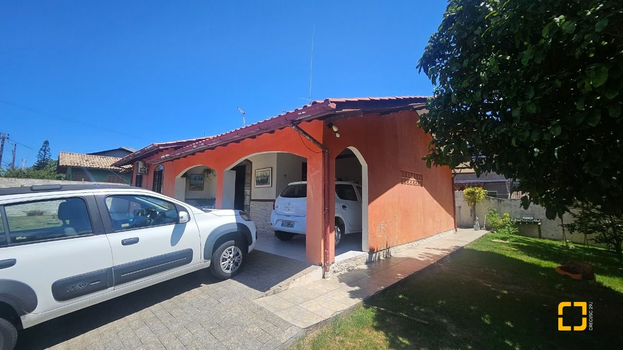 Casa com 130m², 4 quartos (sendo 1 suíte), 1 garagem, no bairro Rio Tavares em Florianópolis
