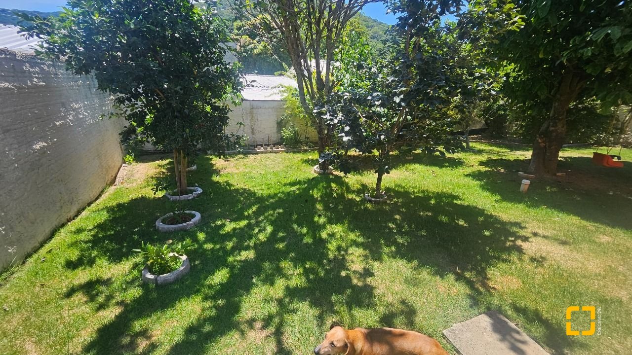 Casa com 130m², 4 quartos (sendo 1 suíte), 1 garagem, no bairro Rio Tavares em Florianópolis