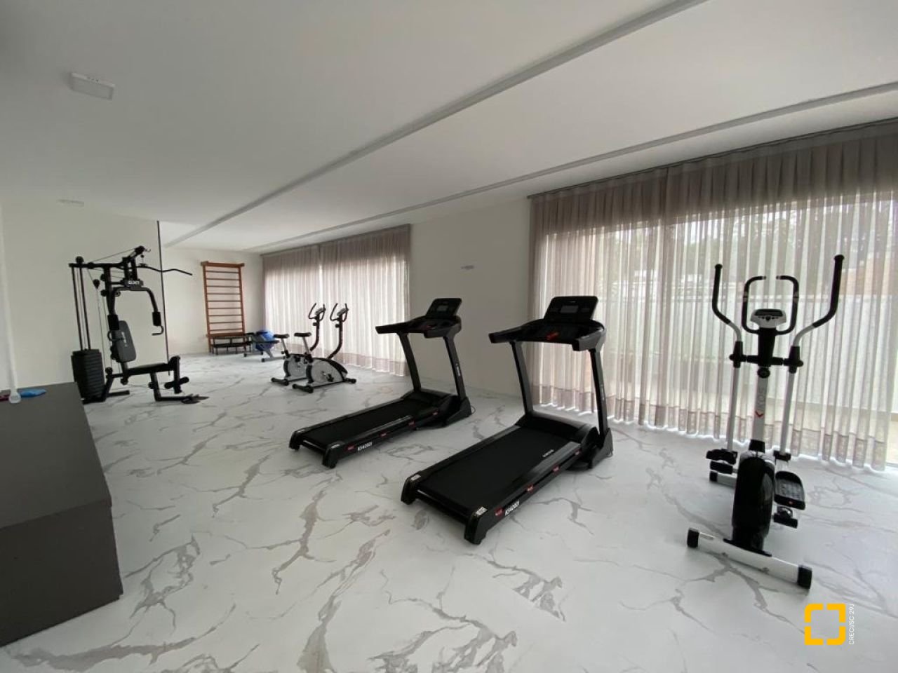 Apartamento com 52m², 1 quarto, 2 garagens, no bairro Itacorubi em Florianópolis