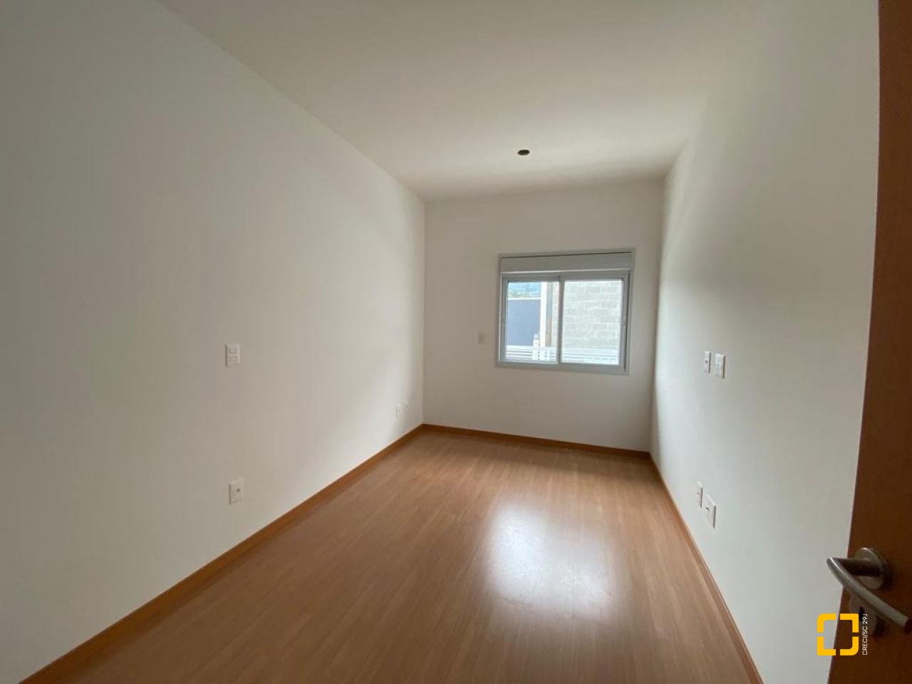 Apartamento com 52m², 1 quarto, 2 garagens, no bairro Itacorubi em Florianópolis