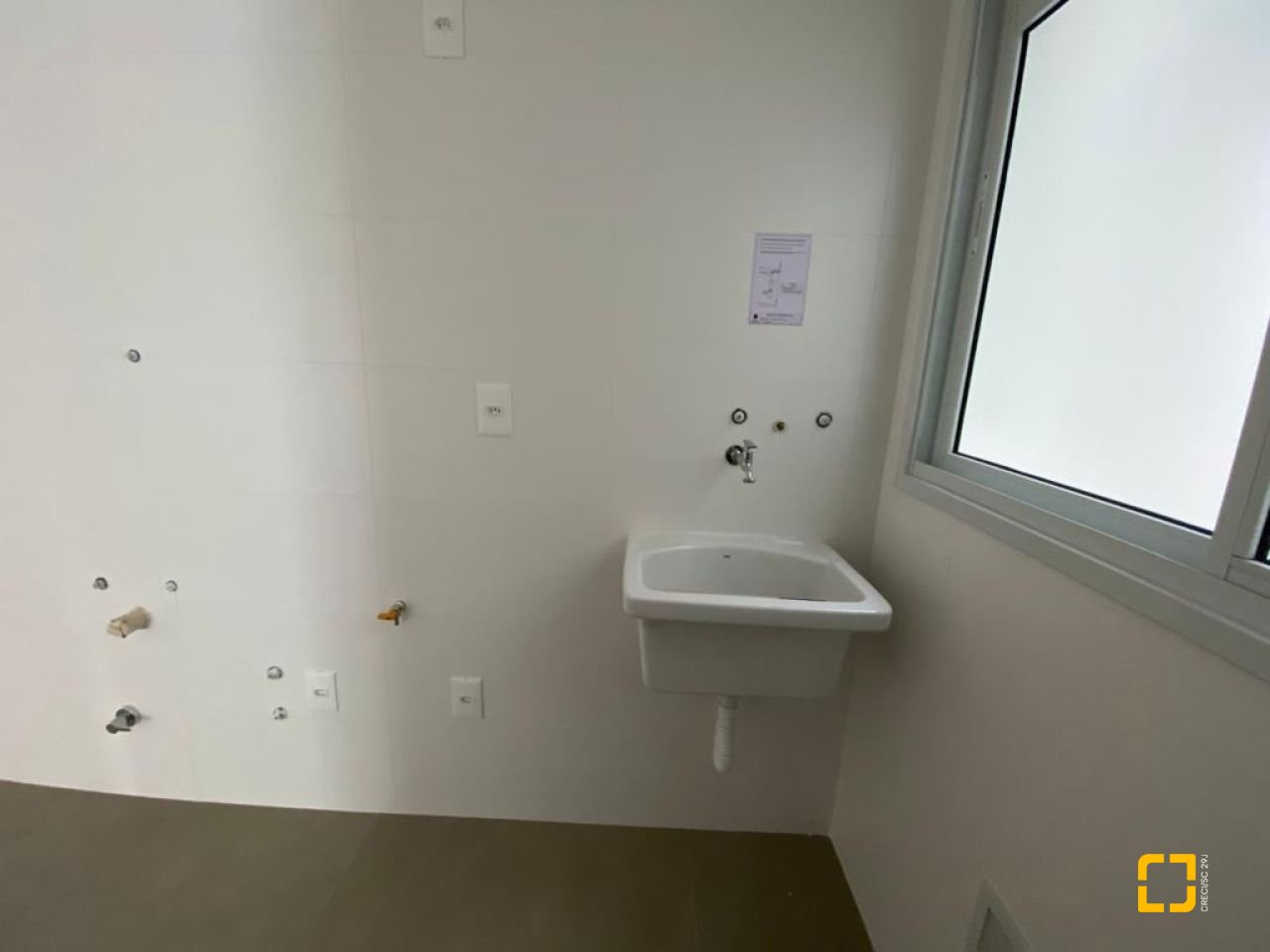 Apartamento com 52m², 1 quarto, 2 garagens, no bairro Itacorubi em Florianópolis