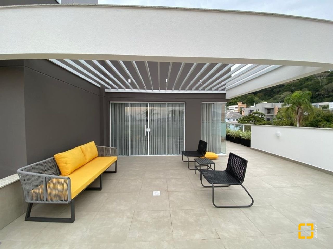 Apartamento com 52m², 1 quarto, 2 garagens, no bairro Itacorubi em Florianópolis